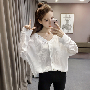 2017秋季新款韩版小清新宽松露肩吊带v领时尚百搭衬衫女长袖上衣