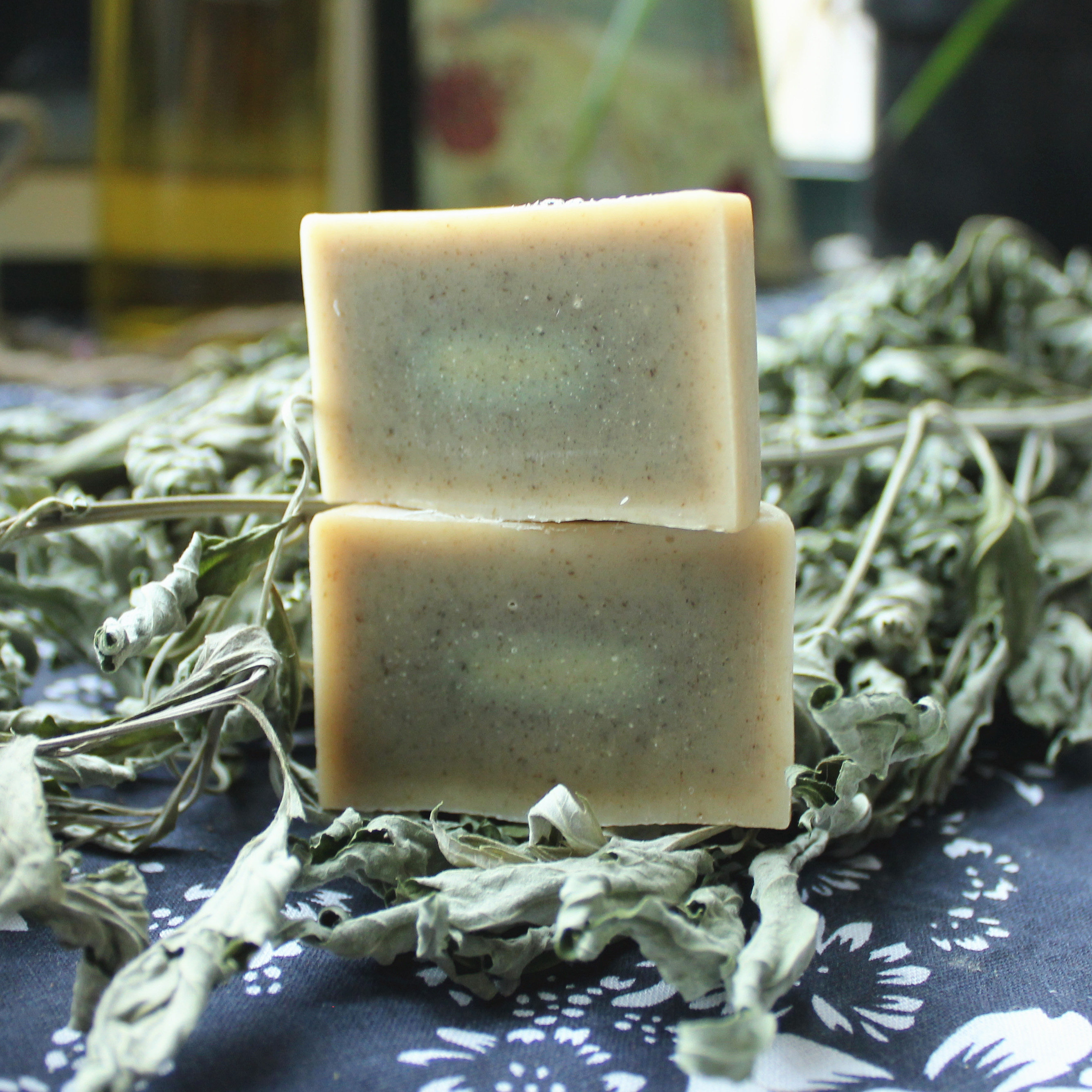 冷制艾草手工皂天然纯艾叶杀菌止痒精油洗脸香皂孕妇儿童洗澡肥皂
