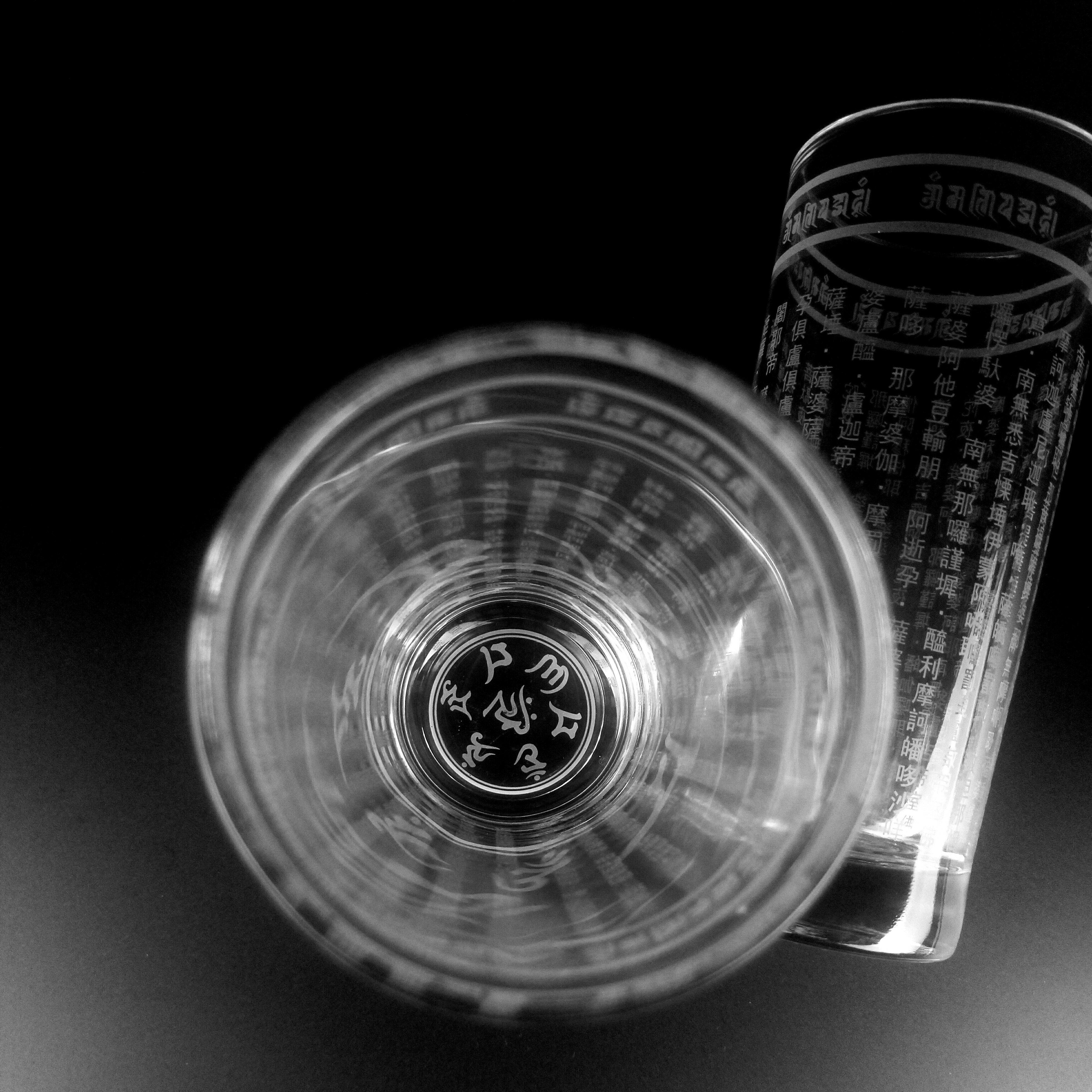 水知道答案水晶杯正品布达哈大悲咒水杯六字大明咒佛经杯送蘑菇盖