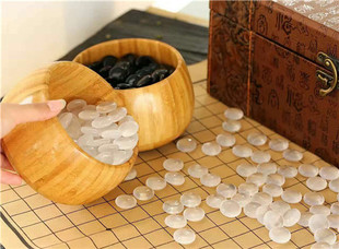 围棋 天然水晶围棋 微棉黑水晶黑子 ,透明水晶白子