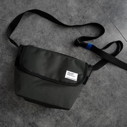 fxcreations菲尔诗专柜正品商务休闲横版尼龙斜挎包cmq21506双色_7折