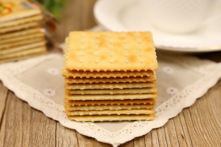 无糖食品苏打饼干梳打饼干咸味低卡代餐易消化老年人零食品