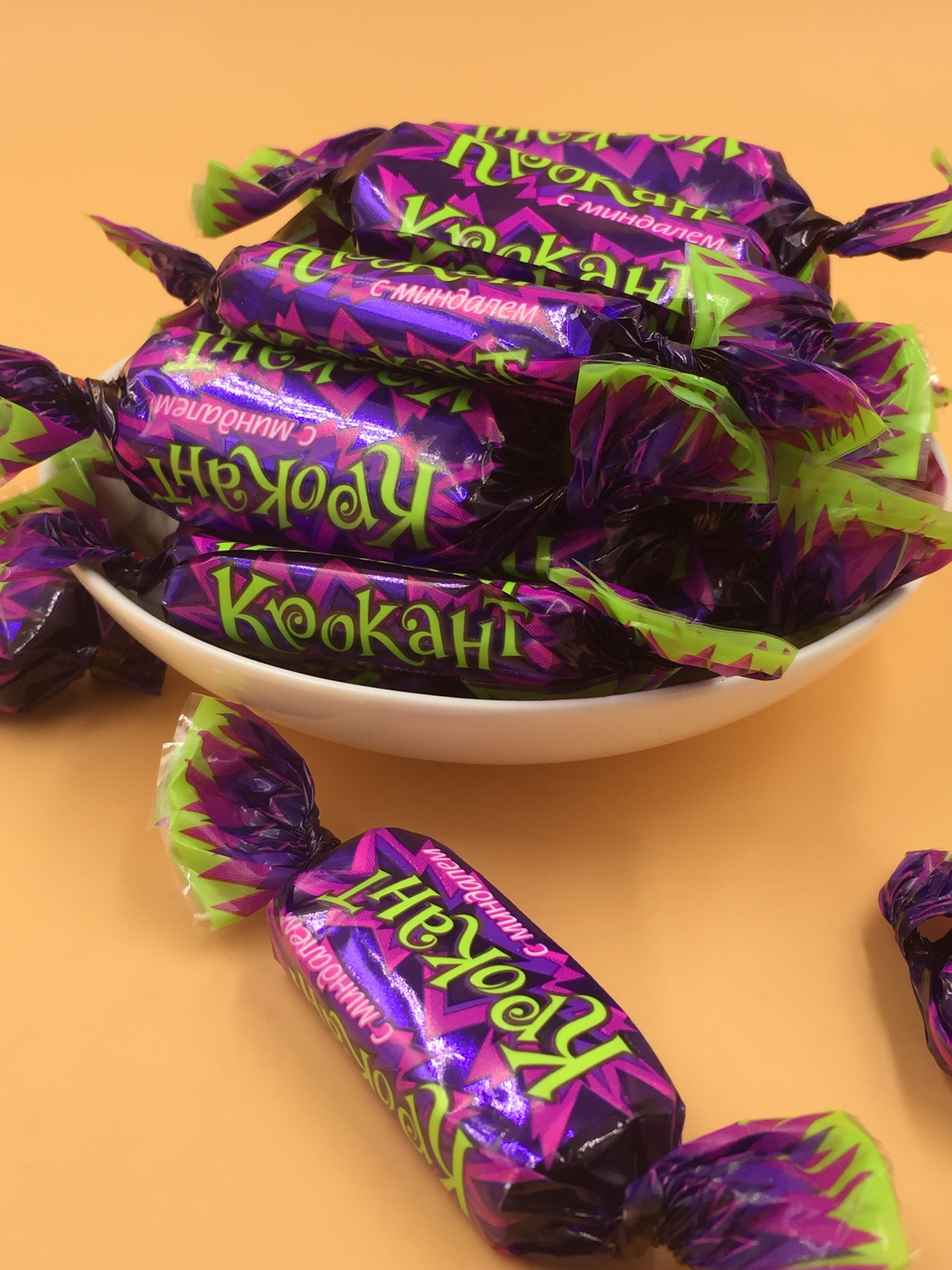 俄罗斯巧克力糖果kpokaht紫皮糖碎杏仁糖果 太妃糖酥糖喜糖250g