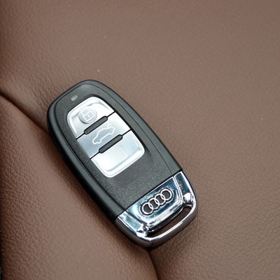 深圳配奥迪a4l q5a6l a8l智能钥匙