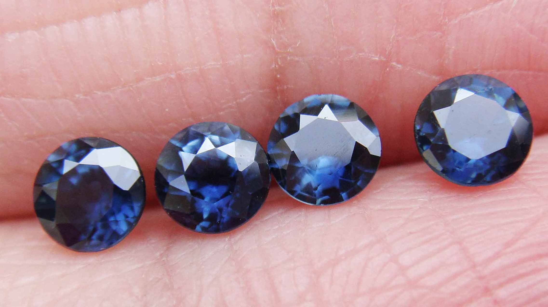 净度好的小配石 天然蓝宝石裸石圆形 1.8-2.2mm