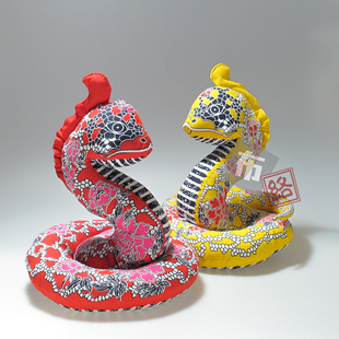 抱枕包邮 布络中式礼品生肖玩偶情侣蛇公仔民族特色风水摆件布艺蛇