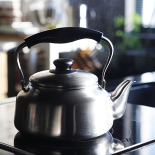 消光预售|纯手工制造/日本原装进口柳宗理18-8不锈钢烧水壶2.5l
