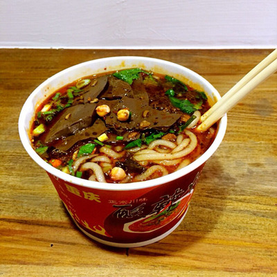 一次性汤碗批发重庆八哥酸辣粉纸碗打包碗830ml饭盒包邮