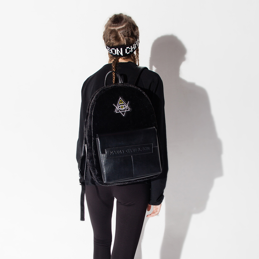 black head/黑头设计师潮牌上帝之眼刺绣图标黑色毛绒双肩包/背包