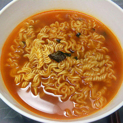 韩国进口食品农心安城汤面速食泡面微辣拉面汤鲜浓方便面125g